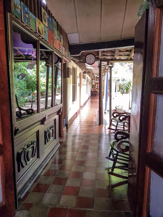 Casa De Los Berrios León Εξωτερικό φωτογραφία