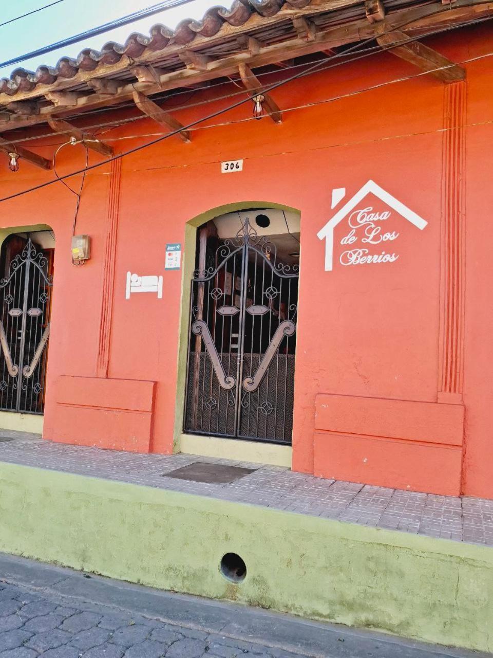 Casa De Los Berrios León Εξωτερικό φωτογραφία