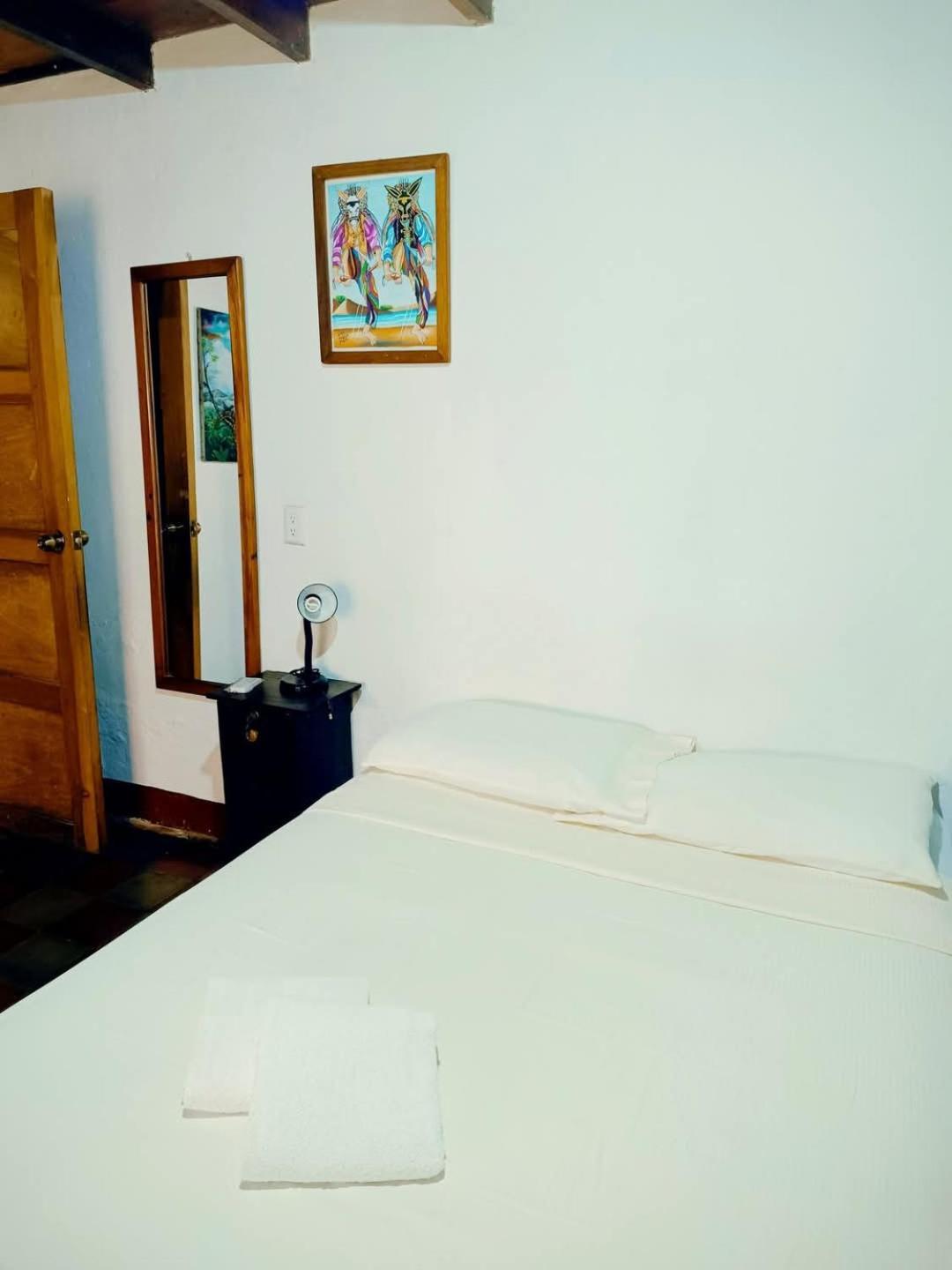 Casa De Los Berrios León Εξωτερικό φωτογραφία